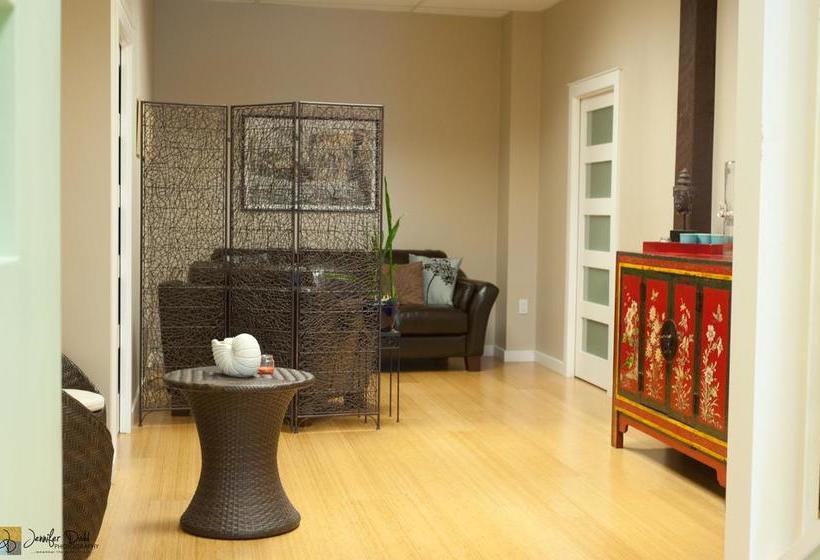 Hotel Beyond Bliss Suites & Spa | Powell River | British Columbia | Canada 9