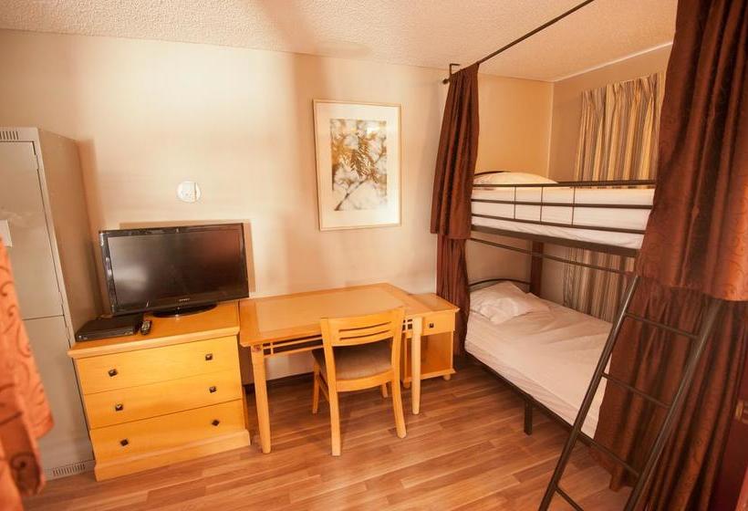 Banff International Hostel | Banff | Alberta | Canada 13