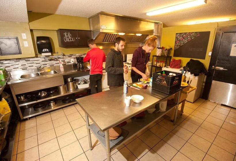 Banff International Hostel | Banff | Alberta | Canada 6