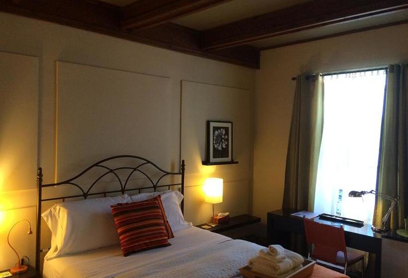 Bed and Breakfast Gîte La Petite Bourgeoise | Montreal | Quebec | Canada 10