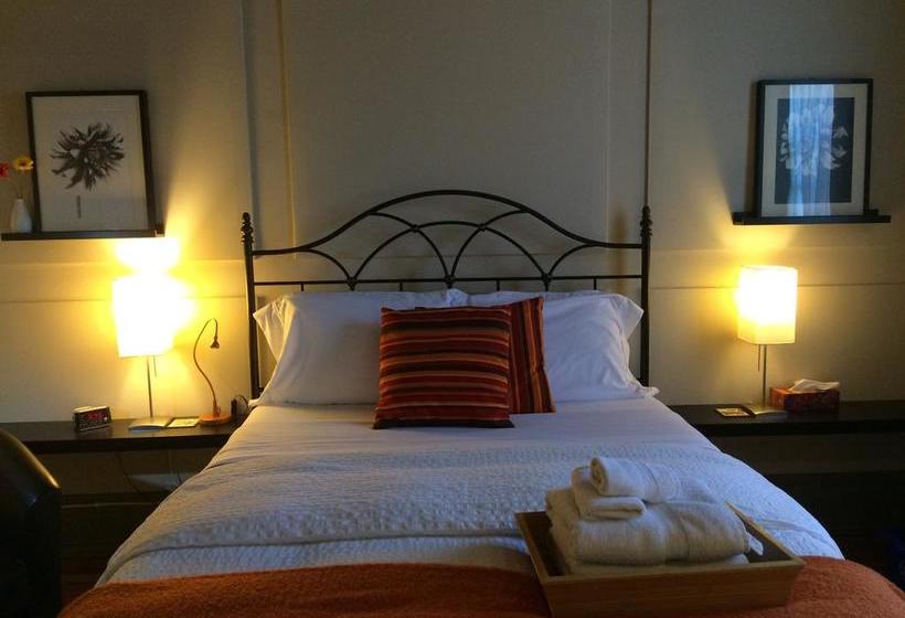 Bed and Breakfast Gîte La Petite Bourgeoise | Montreal | Quebec | Canada 11