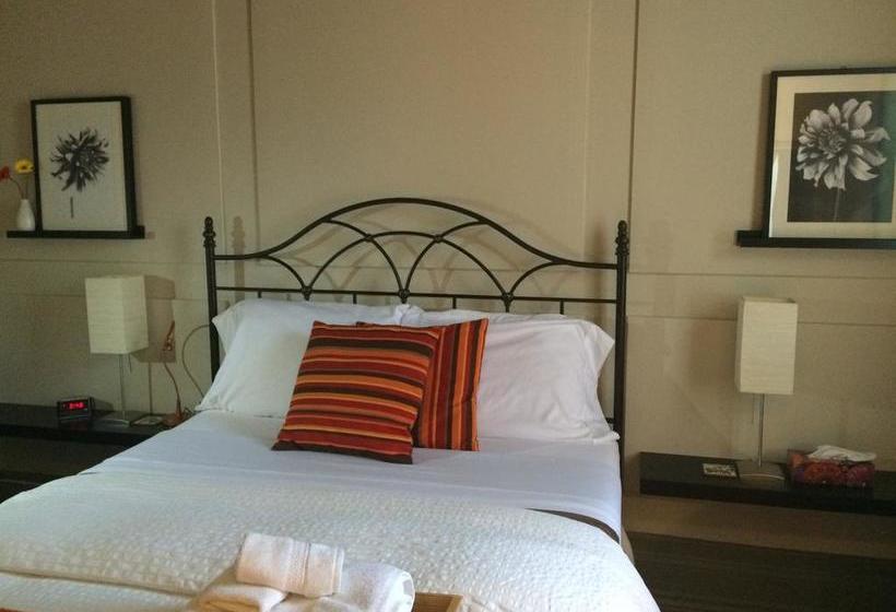 Bed and Breakfast Gîte La Petite Bourgeoise | Montreal | Quebec | Canada 13