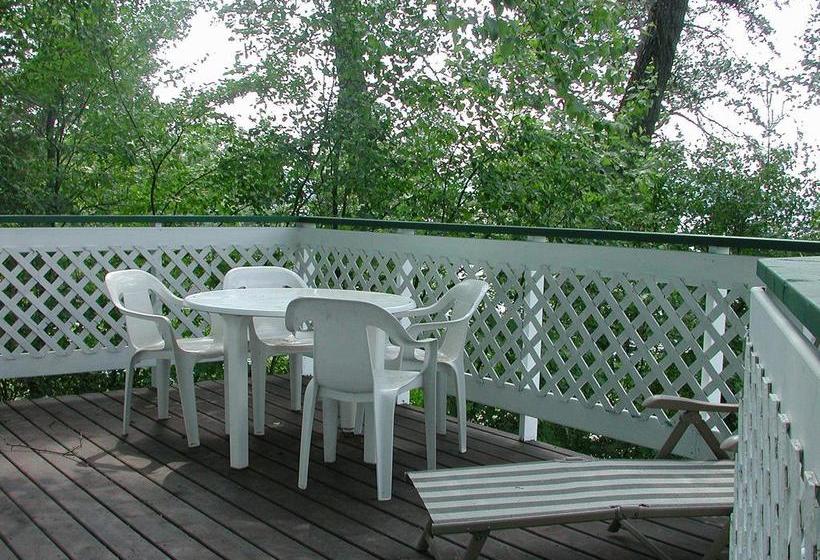 Resort Birch Cliff Lodge On Baptiste Lake | Bancroft | Ontario | Canada 4