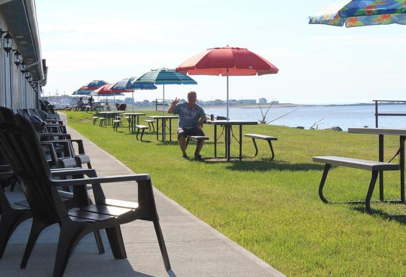 Motel Manoir Sur Mer | Sainte Anne des Monts | Quebec | Canada 13