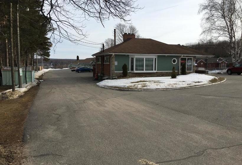 Shamrock Motel | Midland | Ontario | Canada 7