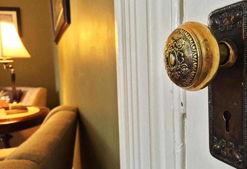 Bed and Breakfast At Wit S Inn | St. John'S | Newfoundland and Labrador | Canada 9