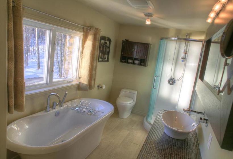 Bed and Breakfast Auberge Des Eaux Vives | La Malbaie | Quebec | Canada 7