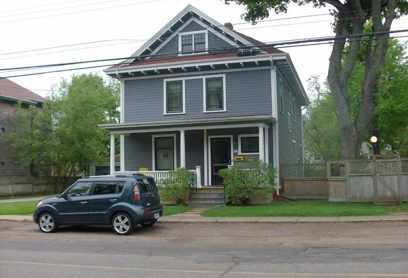 Spillett House B & B