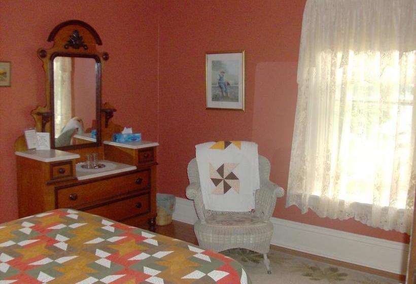 Spillett House B & B | Charlottetown | Prince Edward Island | Canada 3