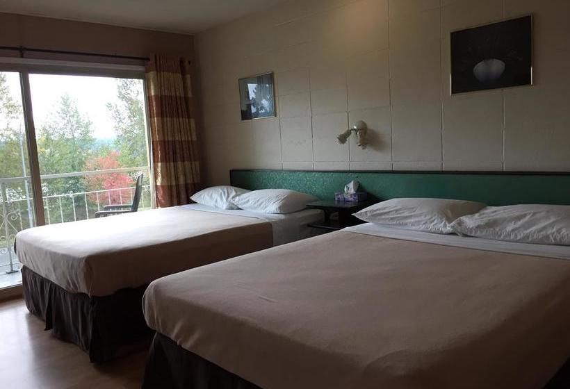 Holiday House Motel | Ladysmith | British Columbia | Canada 11