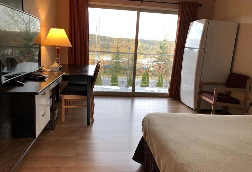 Holiday House Motel | Ladysmith | British Columbia | Canada 3