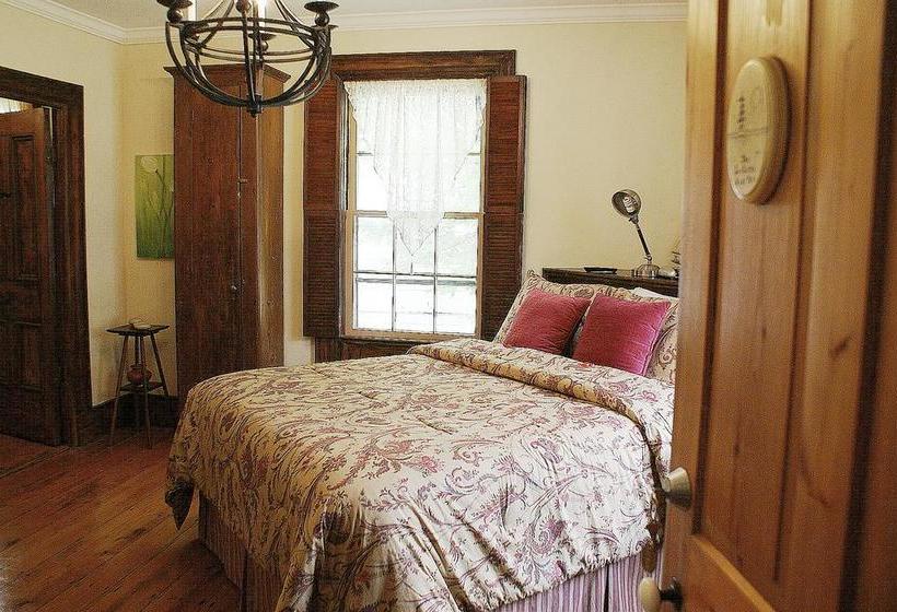 Fisherman S Daughter B&b | Mahone Bay | Nova Scotia | Canada 3