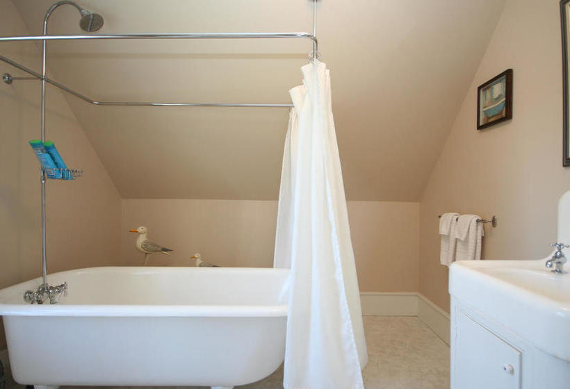 Fisherman S Daughter B&b | Mahone Bay | Nova Scotia | Canada 8