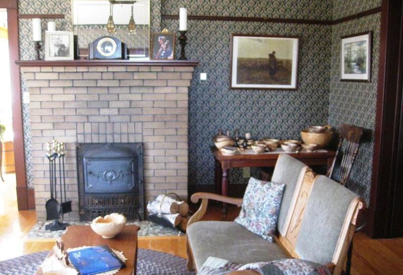 Sproule Heritage Bed & Breakfast | Strathmore | Alberta | Canada 13