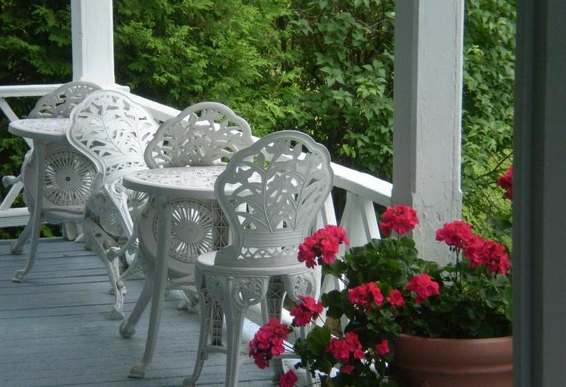 A La Cornemuse B&b | North Hatley | Quebec | Canada 11