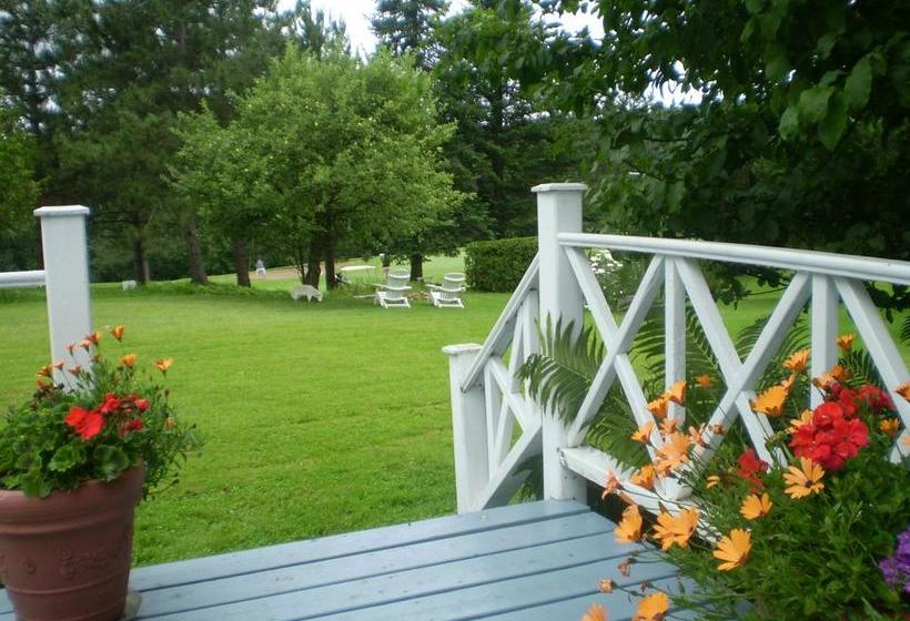 A La Cornemuse B&b | North Hatley | Quebec | Canada 12