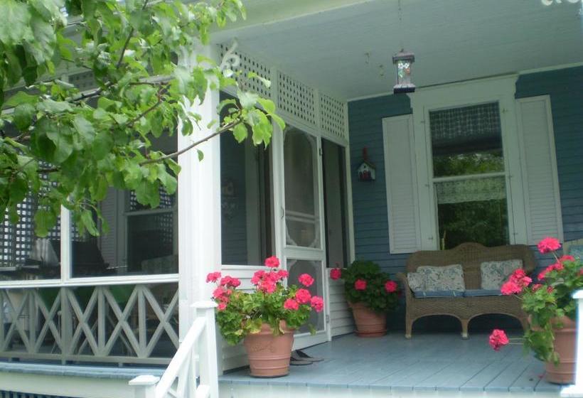 A La Cornemuse B&b | North Hatley | Quebec | Canada 13