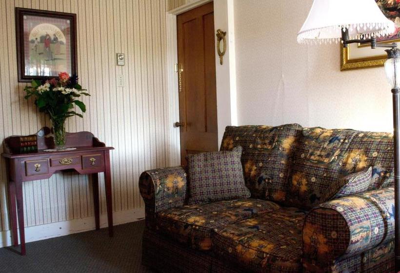 A La Cornemuse B&b | North Hatley | Quebec | Canada 16