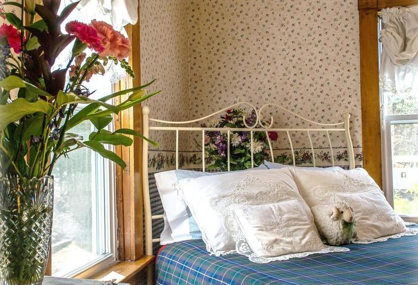 A La Cornemuse B&b | North Hatley | Quebec | Canada 18