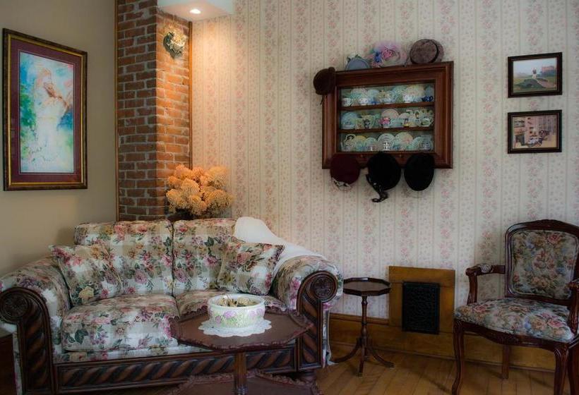 A La Cornemuse B&b | North Hatley | Quebec | Canada 5