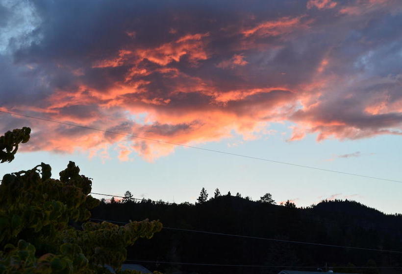 Dogwood Bed & Breakfast | Summerland | British Columbia | Canada 18