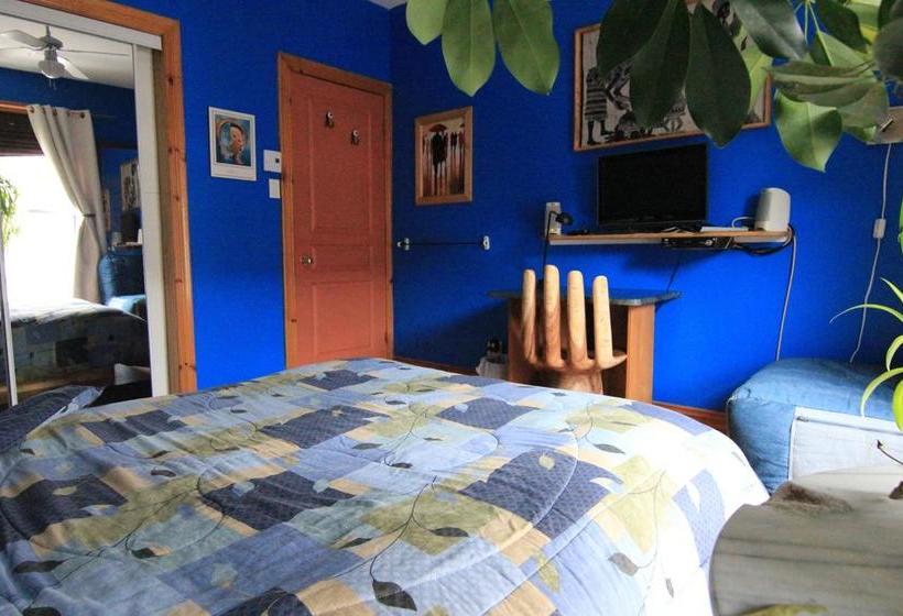 Bed and Breakfast Gite L Imprévu | Montreal | Quebec | Canada 6
