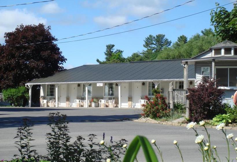 Resort Boathouse Country Inn | Rockport | Ontario | Canada 12