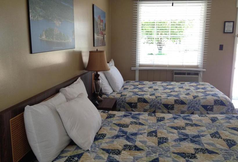 Resort Boathouse Country Inn | Rockport | Ontario | Canada 3