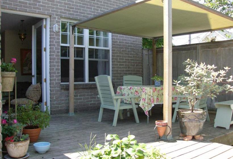 Rosa S Bed And Breakfast | Kingston | Ontario | Canada 13