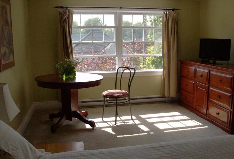 Rosa S Bed And Breakfast | Kingston | Ontario | Canada 5