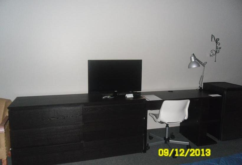 Motel Populaire | Trois Rivieres | Quebec | Canada 4