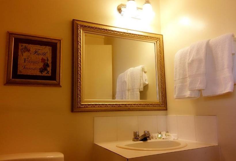 Alpine Lodge Motel & Restaurant | Grande Cache | Alberta | Canada 12