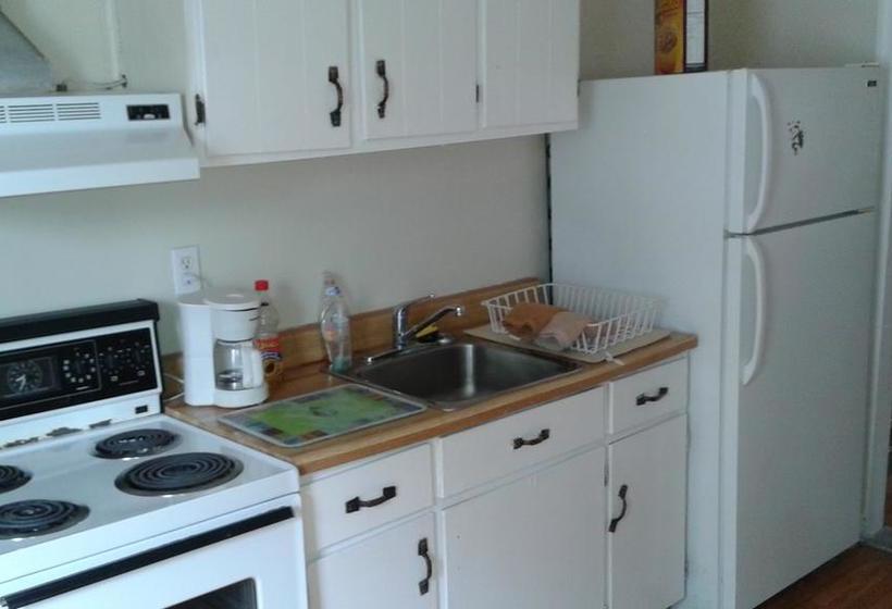 Newman House Hostel | Saint John | New Brunswick | Canada 1