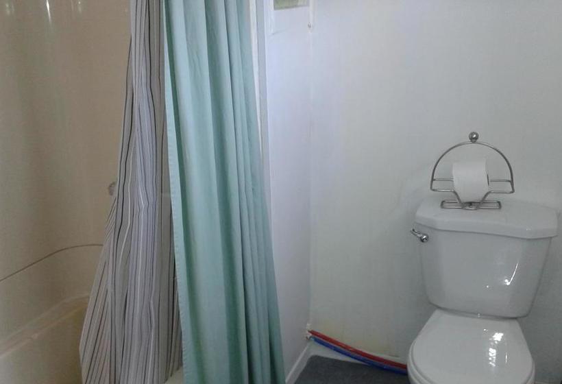 Newman House Hostel | Saint John | New Brunswick | Canada 12