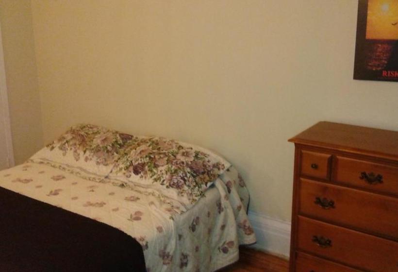 Newman House Hostel | Saint John | New Brunswick | Canada 14