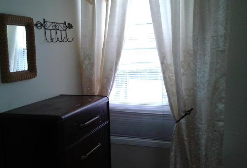 Newman House Hostel | Saint John | New Brunswick | Canada 18