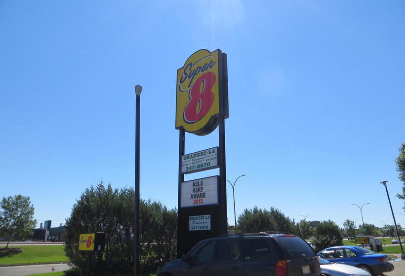 Hotel Super 8 Red Deer North