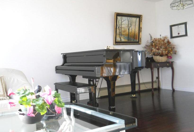 Vancouver Dunbar Bed And Breakfast | Vancouver | British Columbia | Canada 16