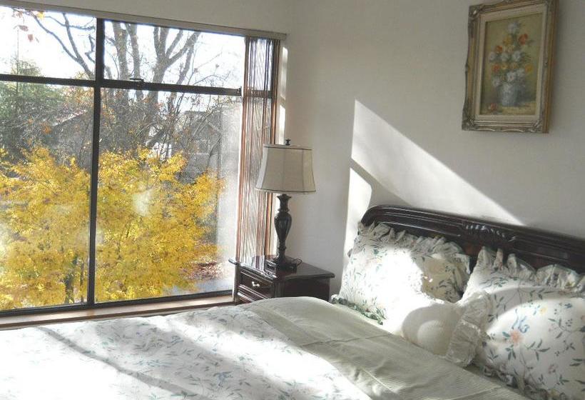 Vancouver Dunbar Bed And Breakfast | Vancouver | British Columbia | Canada 17