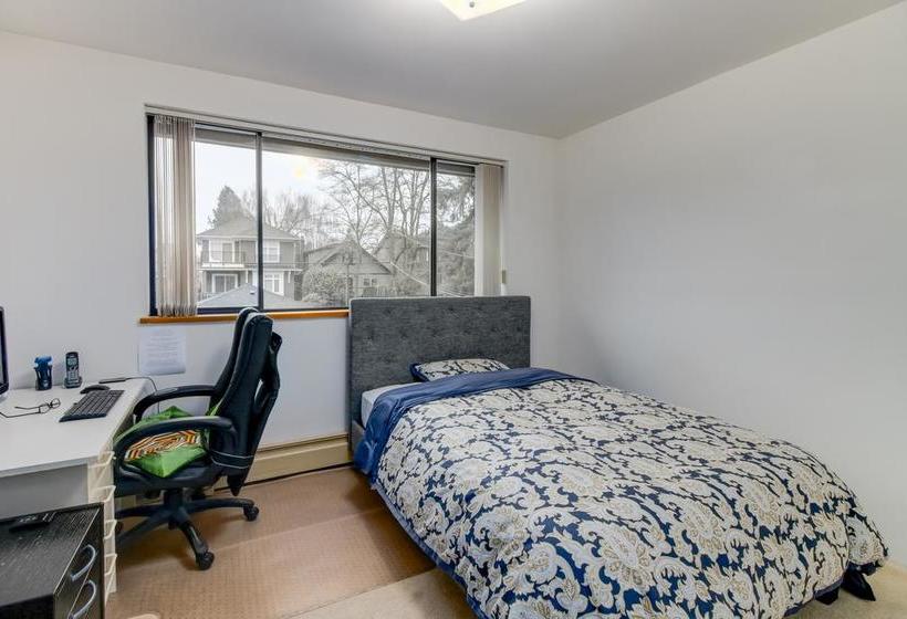 Vancouver Dunbar Bed And Breakfast | Vancouver | British Columbia | Canada 4