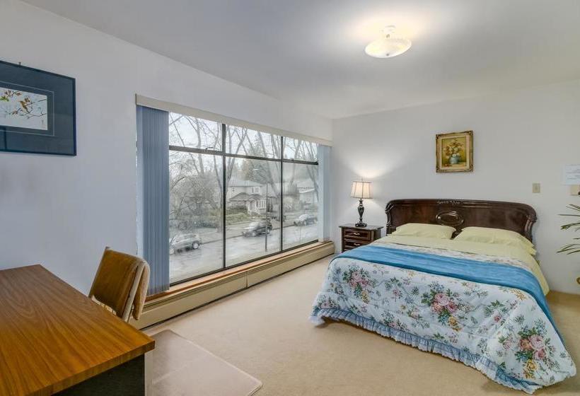Vancouver Dunbar Bed And Breakfast | Vancouver | British Columbia | Canada 6