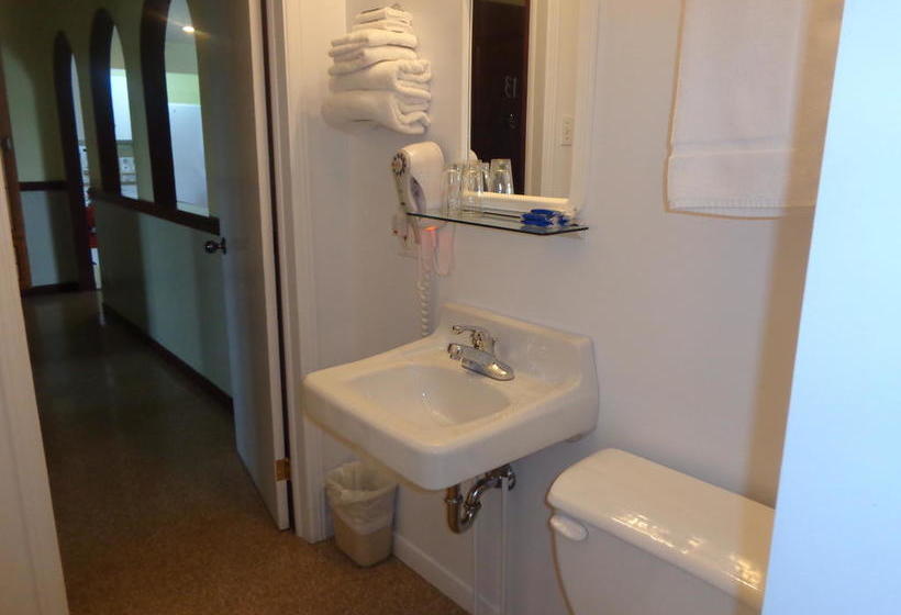 Happy Motel | Edmundston | New Brunswick | Canada 9