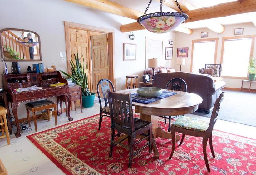 Kicking Horse Canyon B&b | Golden | British Columbia | Canada 7