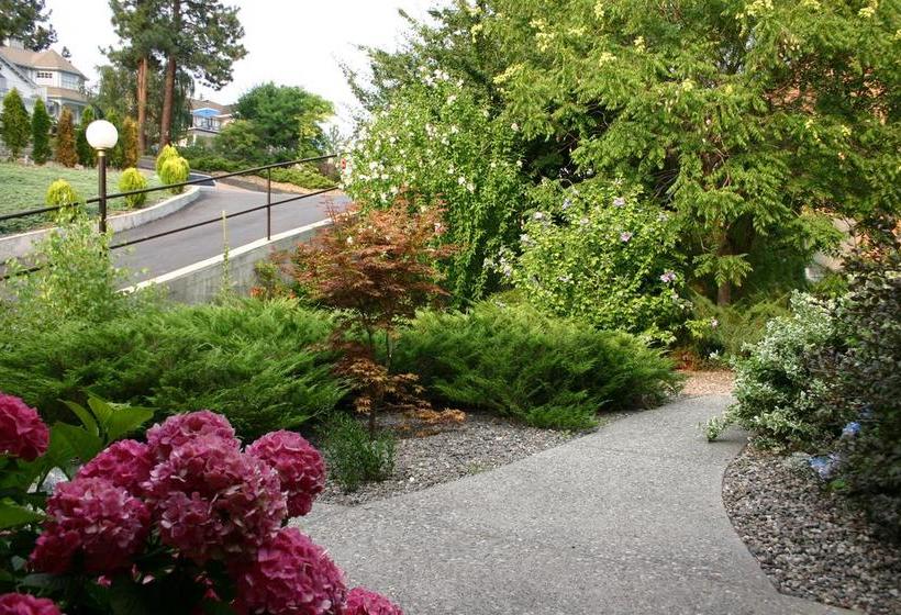 Quails Quest Bed & Breakfast | West Kelowna | British Columbia | Canada 1