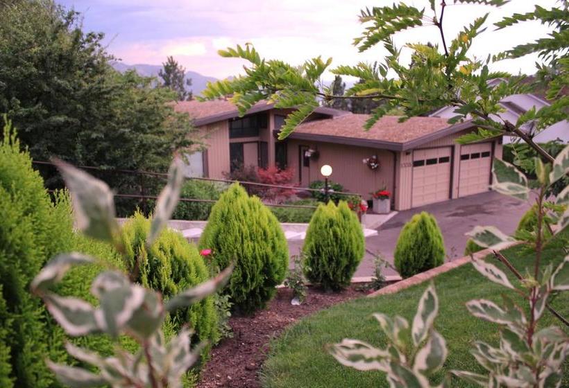 Quails Quest Bed & Breakfast | West Kelowna | British Columbia | Canada 14