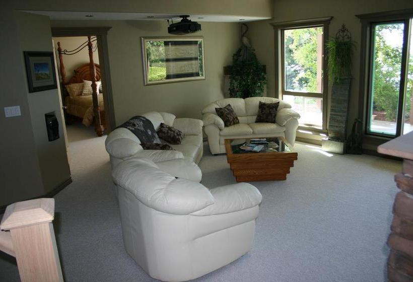 Quails Quest Bed & Breakfast | West Kelowna | British Columbia | Canada 6