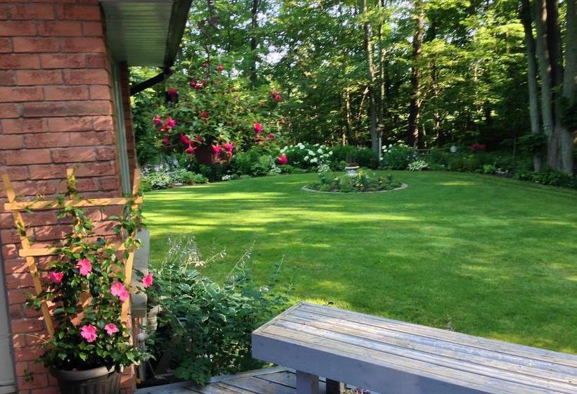 Tranquil Moments Bed & Breakfast | Delhi | Ontario | Canada 4