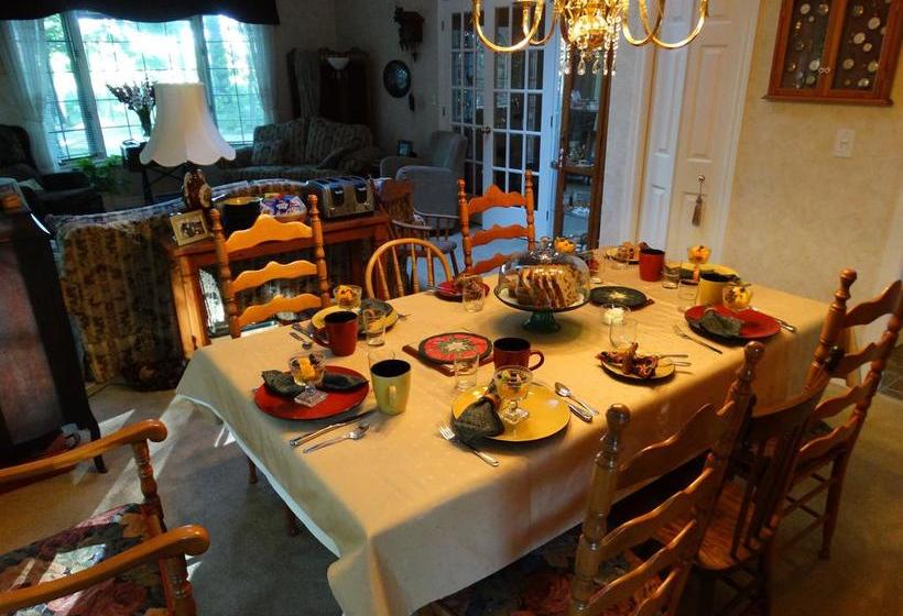 Tranquil Moments Bed & Breakfast | Delhi | Ontario | Canada 7