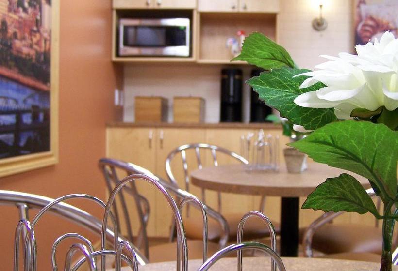 Hotel Auberge Centre Ville | Saguenay | Quebec | Canada 8