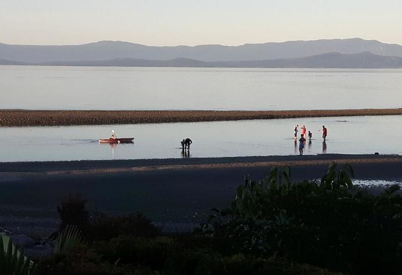 Hotel Buena Vista By The Sea | Qualicum Beach | British Columbia | Canada 2